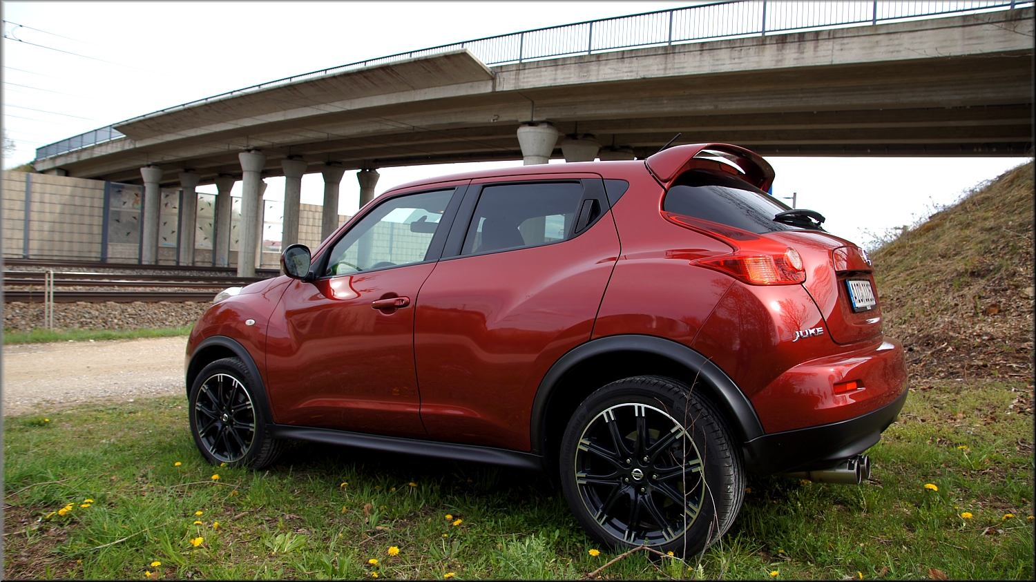 Red Force Juke Acenta 1,6DIG-T