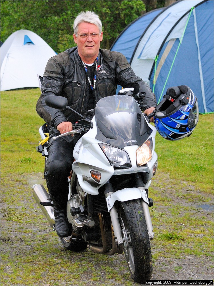 Zelten im Regen 2009