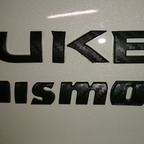 Juke Schriftzug in Carbon